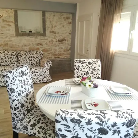 Loukia's House Ferienhaus *