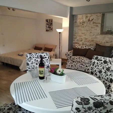 Loukia's House Tatil Evi